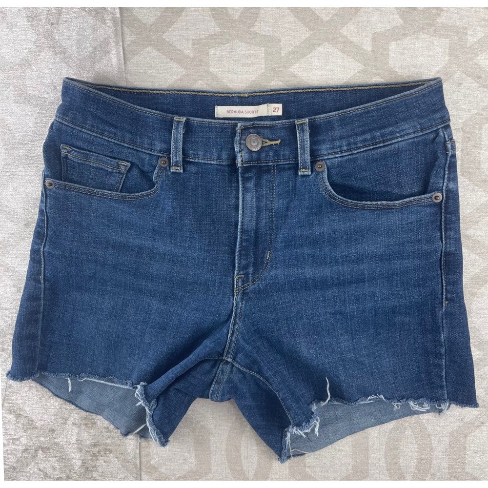 Levis Bermuda Shorts Womens 27 Medium Wash Denim Raw Hem Cutoff Stretch‎ Blue